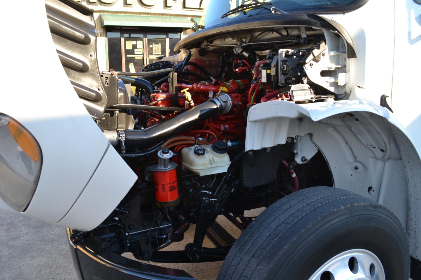 2016 WHITE /BLACK FREIGHTLINER M2-106 with an CUMMINS ISL 8.9L 280HP engine, ALLISON 3000HS AUTOMATIC transmission, located at 9172 North Fwy, Houston, TX, 77037, (713) 910-6868, 29.887470, -95.411903 - Photo#11